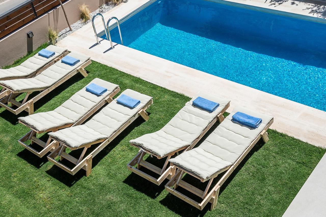 Fos Villa, A Luxe House With Private Heated Pool Galatás Exterior photo