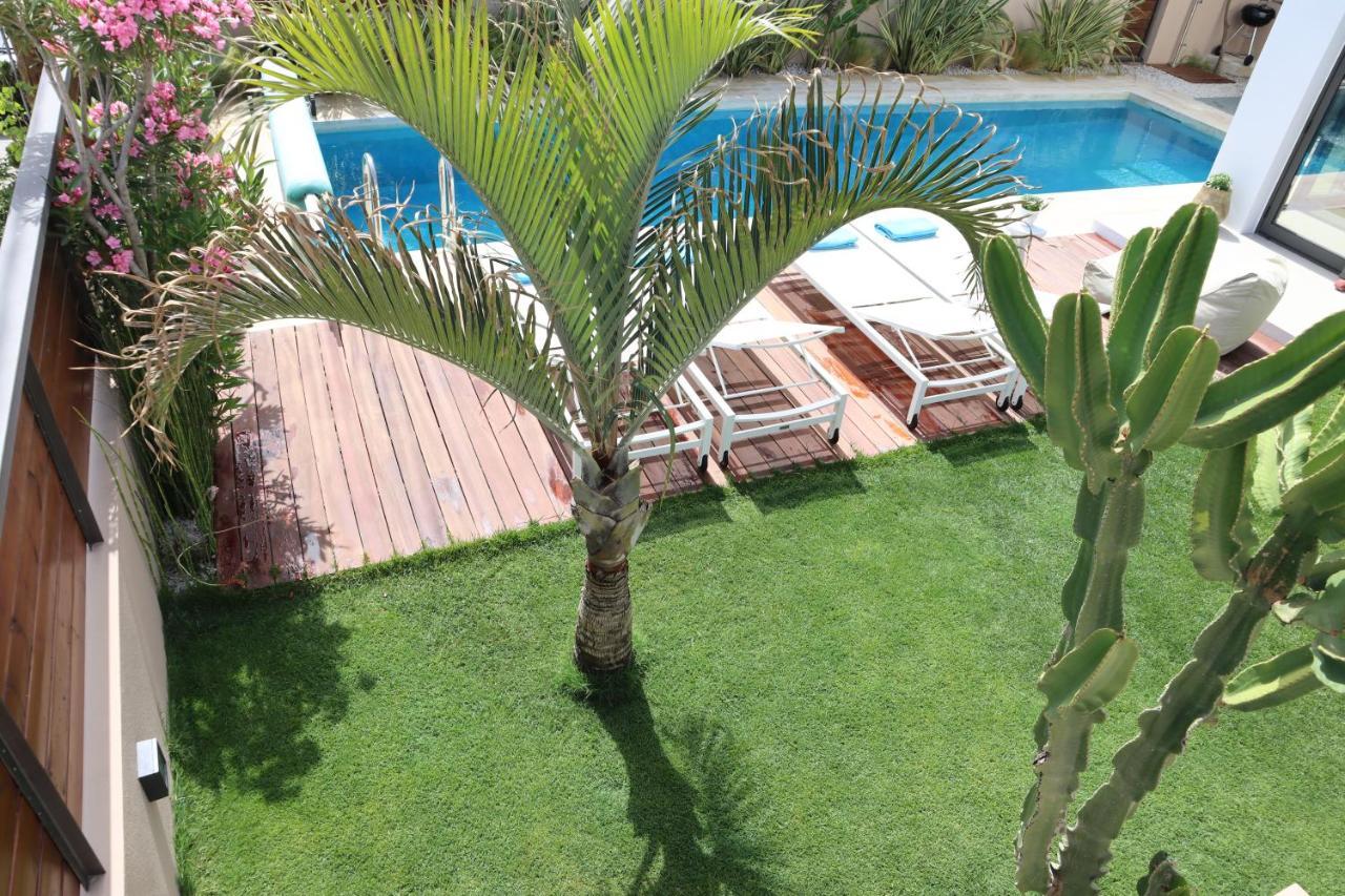 Fos Villa, A Luxe House With Private Heated Pool Galatás Exterior photo