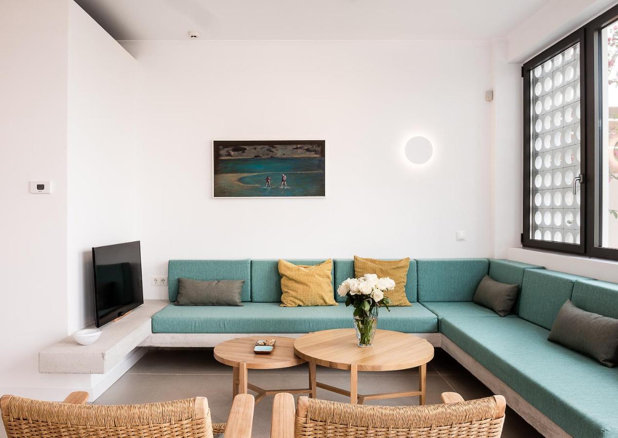 Fos Villa, A Luxe House With Private Heated Pool Galatás Exterior photo